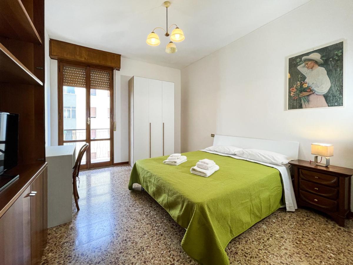 Hotel Casa Gramsci - Affitti Brevi Italia Modena Exterior foto